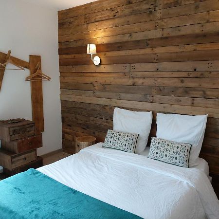 Bed and Breakfast Les Marguerites Champdolent Exterior foto