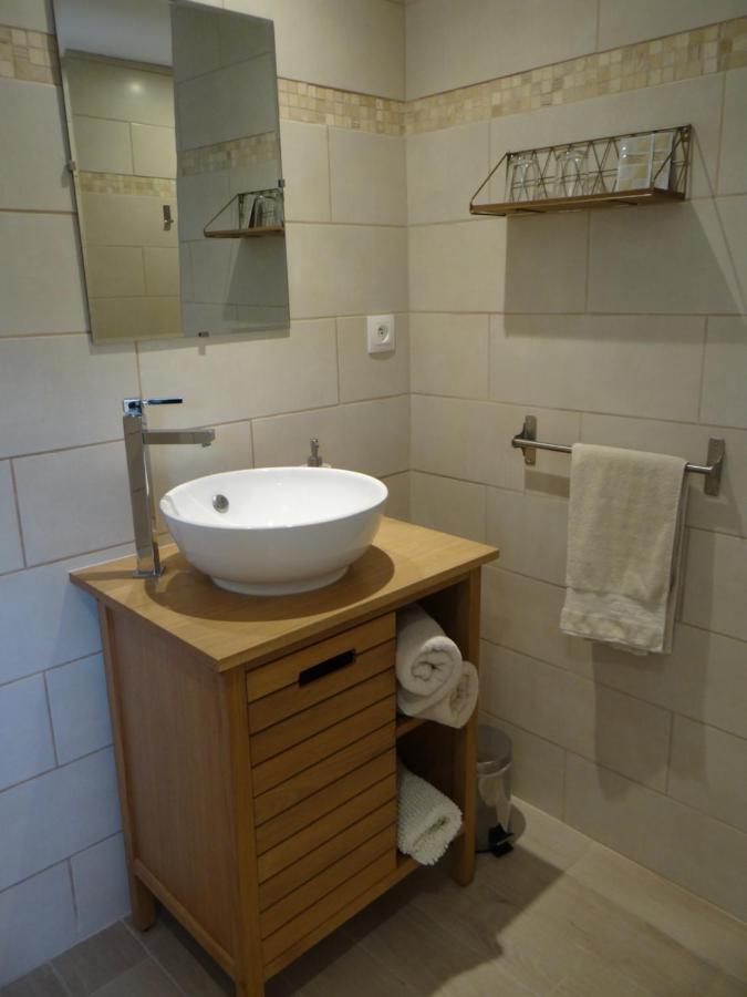 Bed and Breakfast Les Marguerites Champdolent Exterior foto