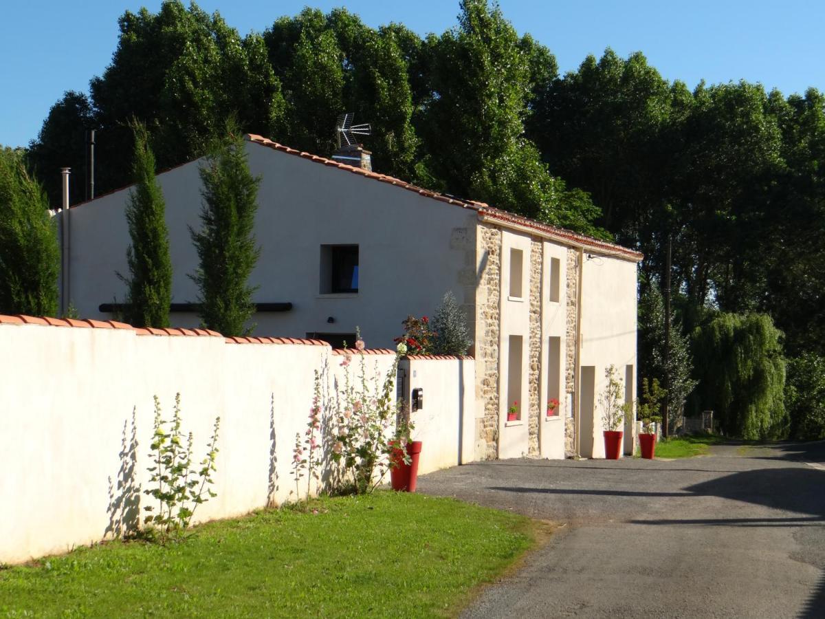 Bed and Breakfast Les Marguerites Champdolent Exterior foto