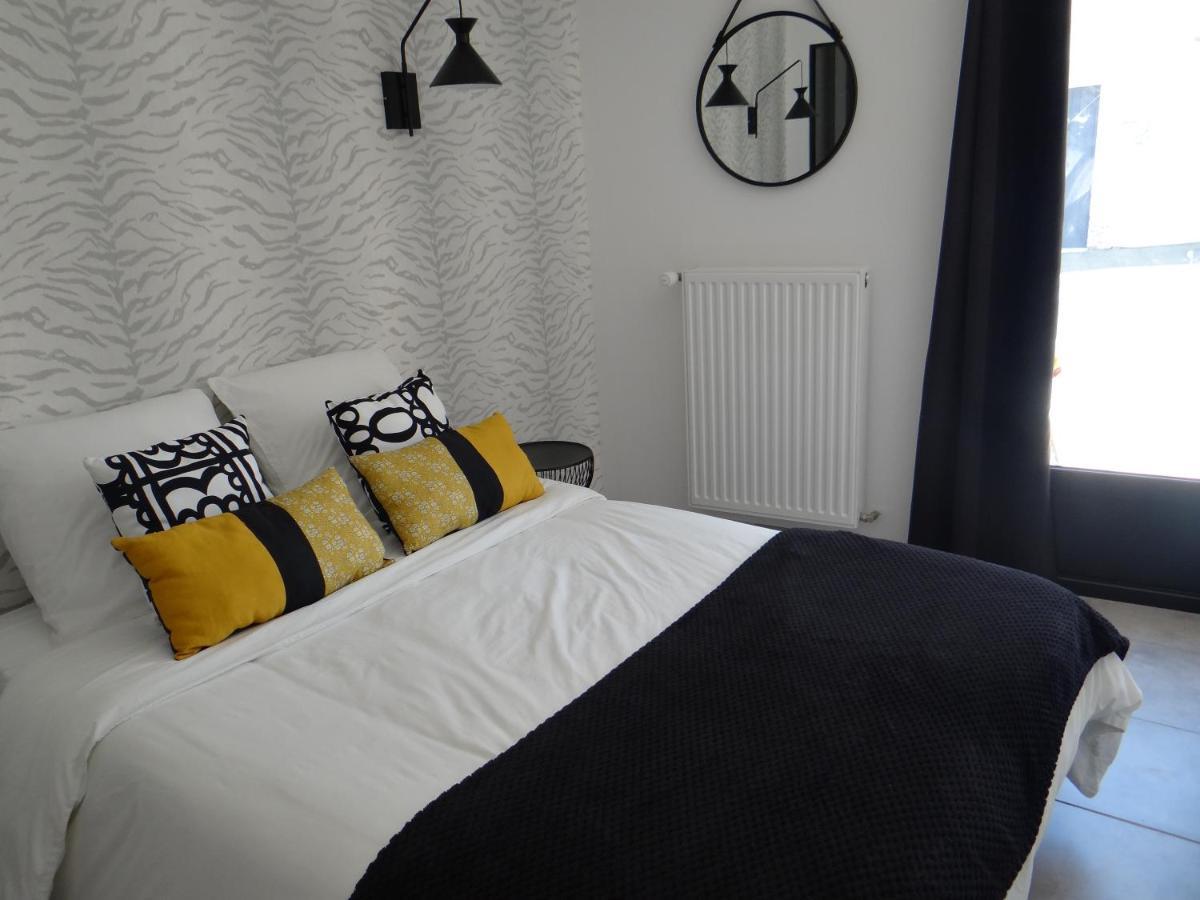 Bed and Breakfast Les Marguerites Champdolent Exterior foto