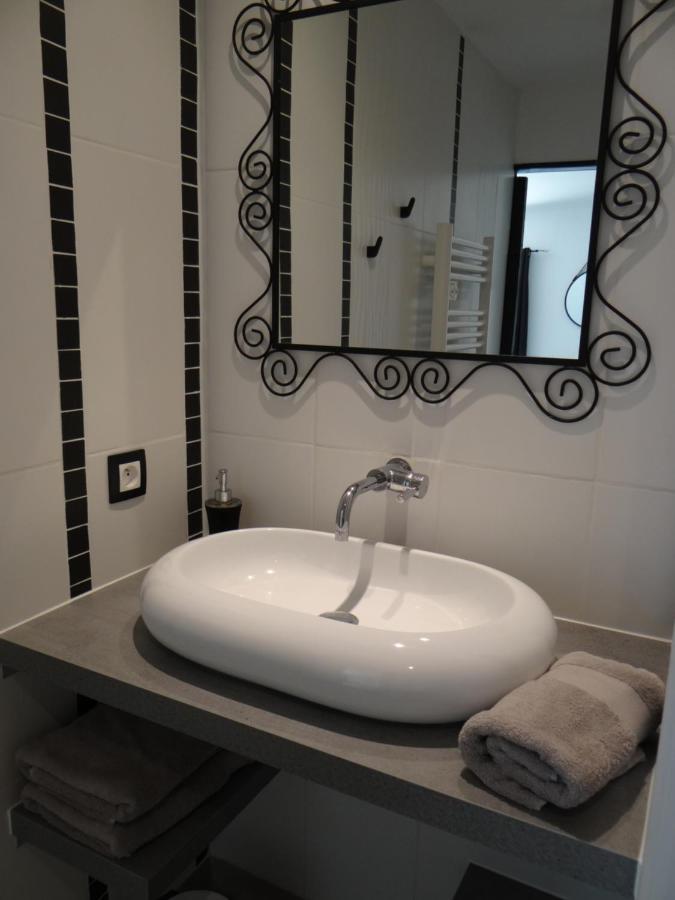 Bed and Breakfast Les Marguerites Champdolent Exterior foto
